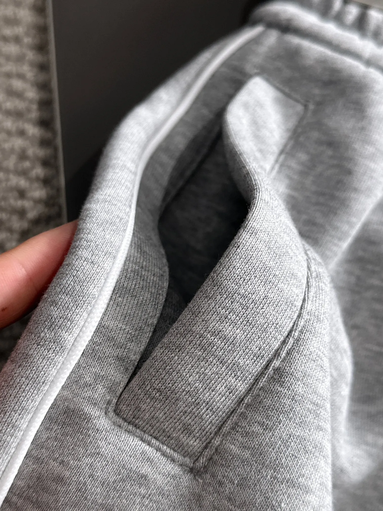 P310 Chrome Hearts* (exclusive quality in the market) hot style 2꯭0꯭2꯭5 new autumn pants original ⌚️ high version Chrome Hearts The fabric is made of 380g high-density double-sided Chinese custom fabric. It does not deform or shrink. The three-dimensional drape is amazing. Process introduction: chicken edge + classic horseshoe embroidery. Color: gray SIZE: M-XXXL